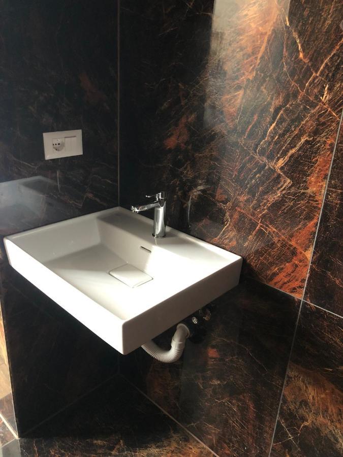 Kubi Hotel Струга Екстер'єр фото